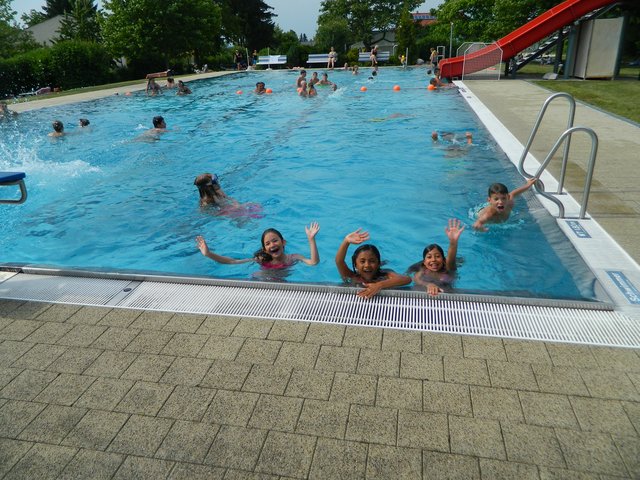 Ein Anziehungspunkt im Sommer: das Freibad.