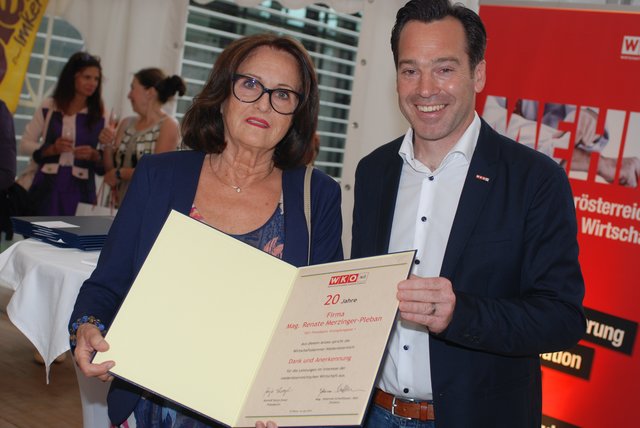 Renate Merzinger-Pleban wurde für 20 Jahre Mitgliedschaft in der Wirtschaftskammer Dank und Anerkennung ausgesprochen.