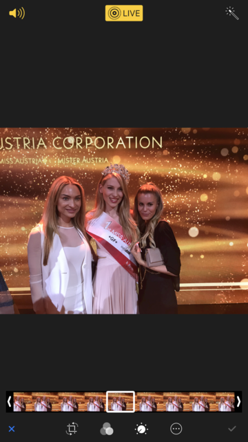 Stefanie Kogler und Kerstin Zacharias gratulierten der Gewinnerin der Miss Austria-Wahl 2019, Larissa Robitschko.   | Foto: Miss Styria Corporation