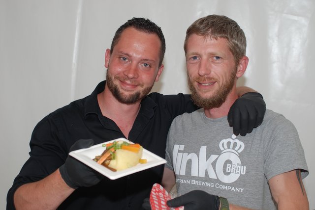 Christian Linko und Daniel Schmalz servierten kleine Köstlichkeiten.