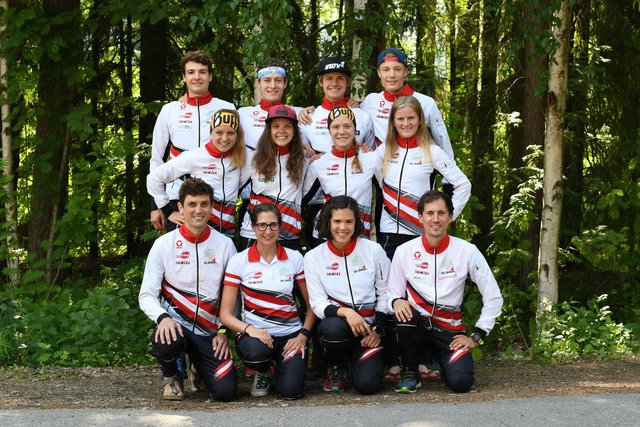 Das zehnköpfige Österreichische Team mit Gernot Ymsén (vorne rechts) will beim Weltcupauftakt aufzeigen.