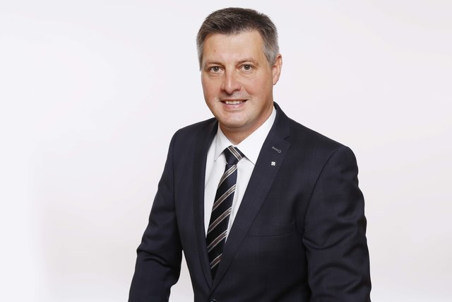 Harald Maier, Vorstandsvorsitzender der Raiffeisenbank St. Marien, im Gespräch.