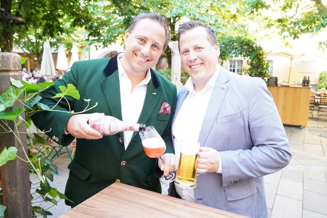 Oliver Rehrl und Bernhard Reiter arbeiten nun gemeinsam bei Stiegl. | Foto: Bettina Buchbauer