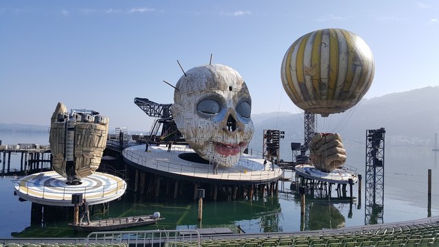 Leicht schaurig, aber extrem beeindruckend: das Bühnenbild der heurigen Seefestspiele in Bregenz