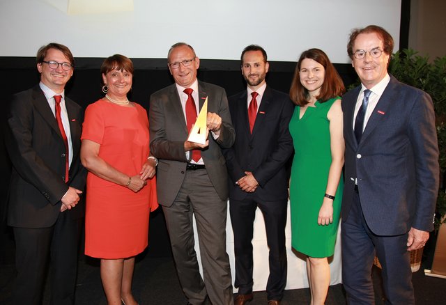 Bei der Preisübergabe: Valentin Stein, Herta Stockbauer, Gerhard Ziehenberger, Stefan Siegl, Teresa Habjan und Hans Roth (v.l.)