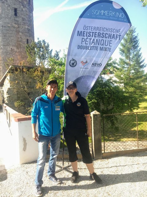 vlnr. Mohamed Nasari (Pétanque Sportverein Haslach) und Elke Salzmann (PVN)