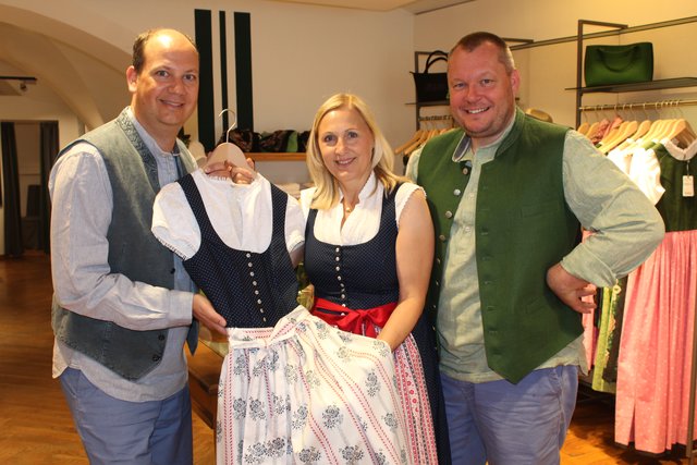 Feiern "100 Tage bis zum Wiesenmarkt": Robert Ruhdorfer, Susanne Salzer und Harald Taupe