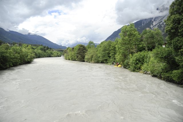 Die Schneeschmelze und lokale Gewitter haben die Pegel von Bächen und Flüssen in Tirol ansteigen lassen. - Lokale Gewitter machen Prognosen schwierig | Foto: Archiv – Symbolbild