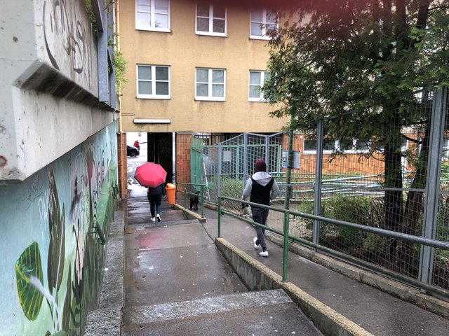 Funktionalität steht im Vordergrund: Die Hinterseite des Durchgangs in der Ottakringer Straße 188 ist kein Blickfang.