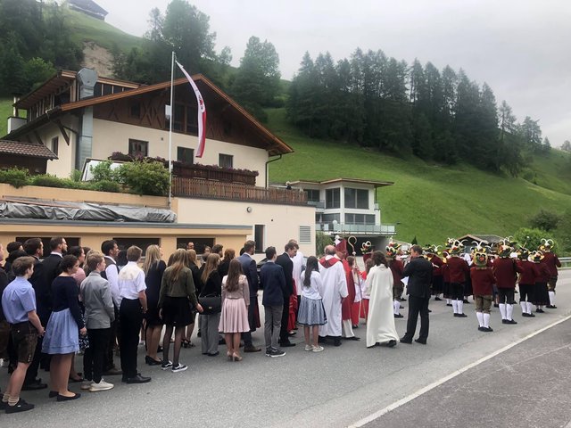 Firmung in Navis gemeinsam mit Bischof Hermann Glettler.