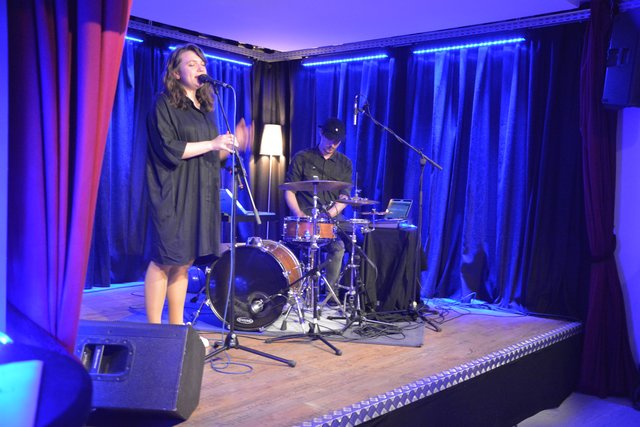 Anna Widauer und Chris Norz sind "Low Potion" und präsentierten "Blue Silk" in Wörgl.
