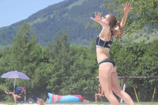 Anika Oppeck im Angriff