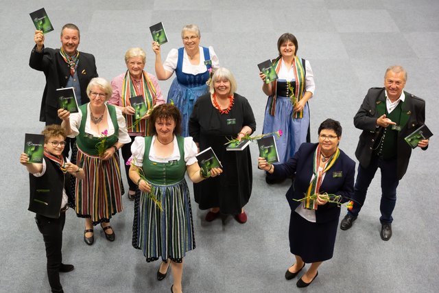 In der Kernölmühle Auer in Großsteinbach liest die Vulkanland Dichtergilde am Sonntag, 30. Juni Humorvolles und Nachdenkliches aus ihrem aktuellen Buch.