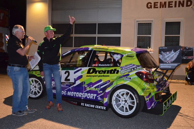 Daumen hoch für den Gastgeber Stefan Wiedenhofer, er hat gemeinsam mit der FF Gasen und seinem Rallyeteam ein tolles Rennwochenende auf die Beine gestellt