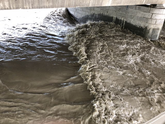 Hochwasser – Inn bei der Grenobler Brücke
12.6./12:00 | Foto: skn