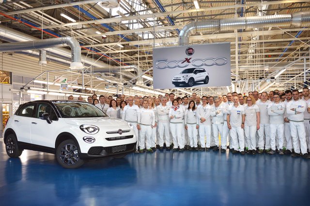 Gratulation! Der 500.000ste Fiat 500X wurde gefertigt.