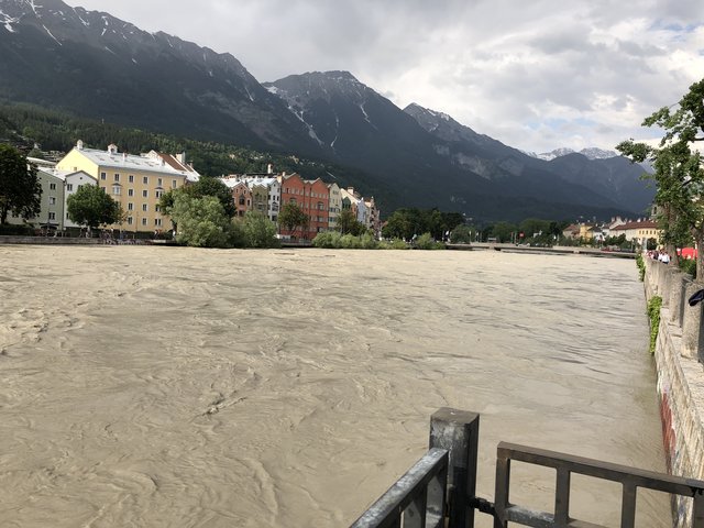 Hochwasser am Inn, Uni-Brücke, 17:30  | Foto: skn