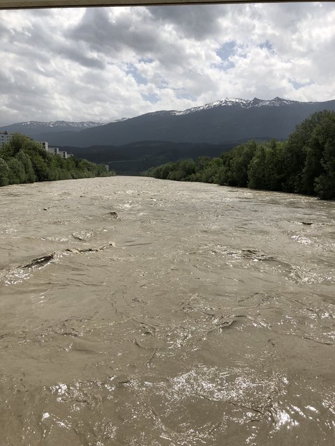 Hochwasser – Inn bei der Grenobler Brücke
12.6./12:00 | Foto: skn