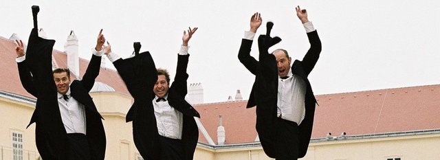 Auf Stelzen kommt das Theater Irrwisch daher!