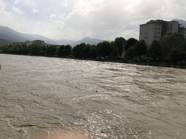 Hochwasser am Inn, Uni-Brücke, 17:30  | Foto: skn