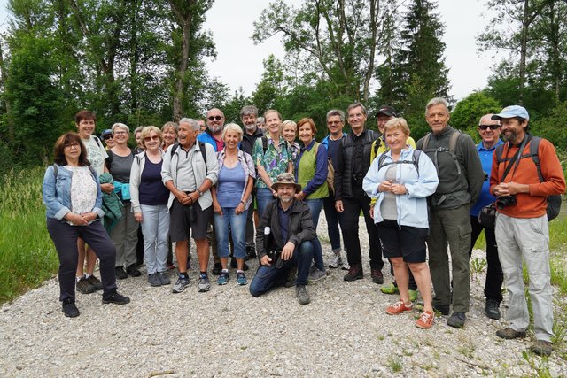 Die Gruppe genoss den Abschluss der Vorlesung in den renaturierten Salzachauen. | Foto: Kleemayr