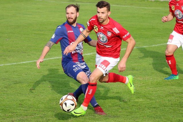 Innenverteidiger Simon Schnaitter war in der vergangene Saison einer der besten Kicker der Gurtner. Hier im Match gegen Lendorf.