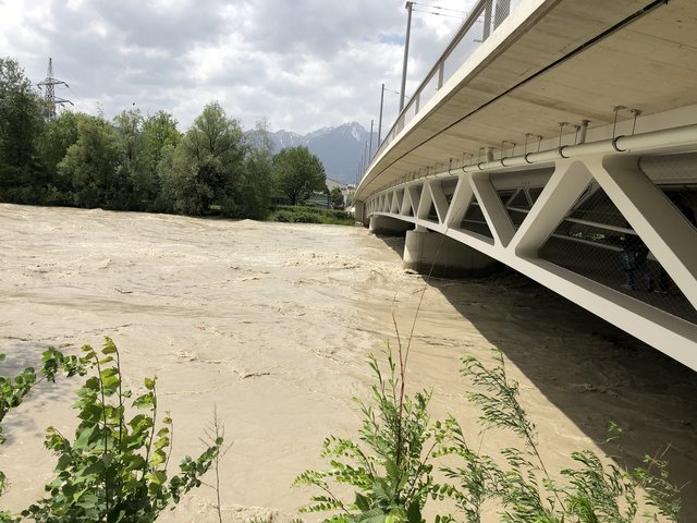 Hochwasser – Inn bei der Grenobler Brücke
12.6./12:00 | Foto: skn