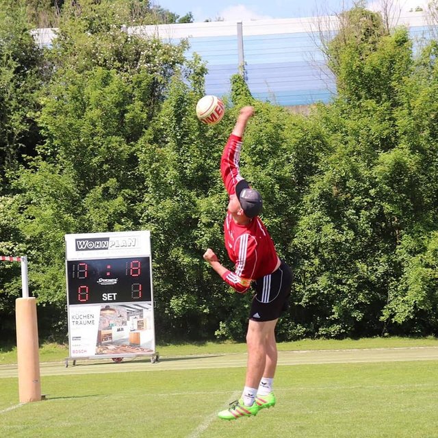 Niclas Mühlbacher in Action.