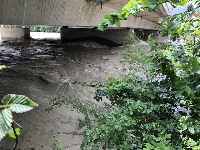 Hochwasser – Inn bei der Grenobler Brücke
12.6./12:00 | Foto: skn