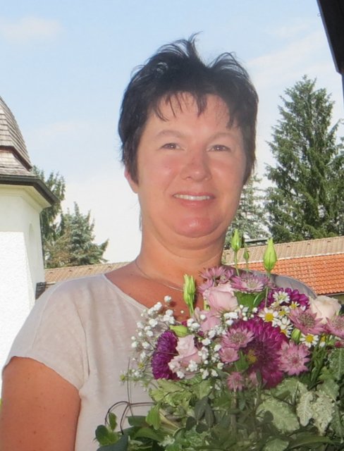 Anita Renzl