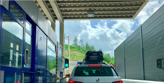 Temporäre Fahrverbote könnten Abhilfe schaffen, so dass das niederrangige Straßennetz gegebenenfalls frei von "Stau-Umfahrern" ist.