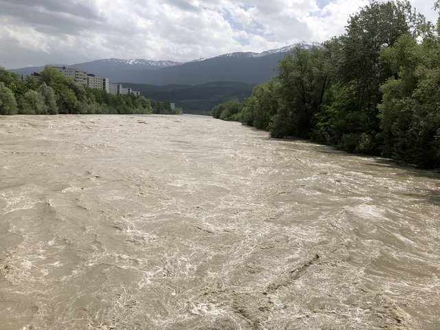 Hochwasser – Inn bei der Grenobler Brücke
12.6./12:00 | Foto: skn