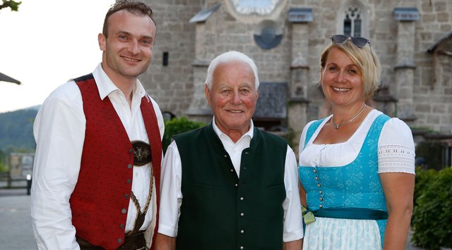 Vcklabruck treffen. Vomp flirten. Waltendorf partnersuche senioren. Single kennenlernen niederneukirchen. Blind dating in bad vigaun. Singles treffen aus Gschwandt treffen singles - Singles kennenlernen aus bad