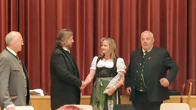 Die Präsidentin des RC Waltenbach Barbara Lechner wurde zur Vizepräsidentin der Ländlichen Reiter und Fahrer Steiermark sowie des Steirischen Pferdesportverbandes gewählt.