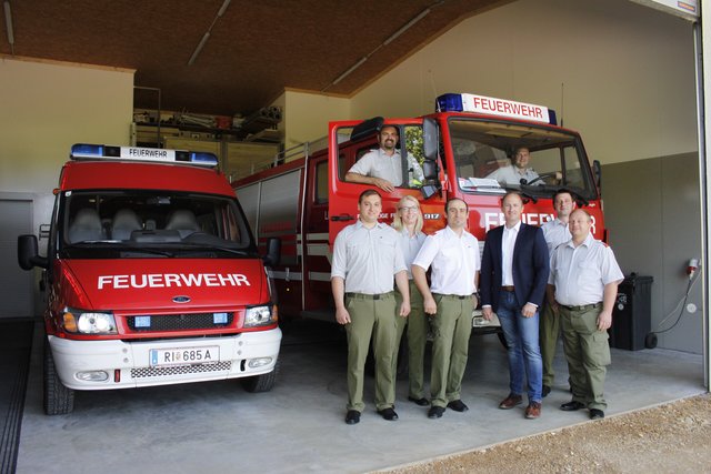 Das Kommando der FF Emprechting mit Bürgermeister Thomas Priewasser. | Foto: Schiefer/BRS