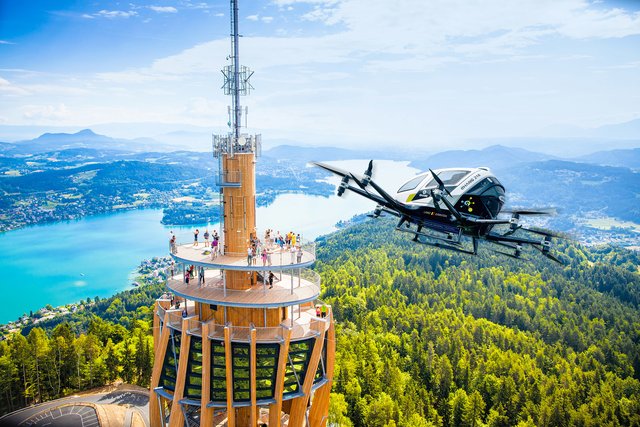 Fotomontage: So könnten Flugtaxis über den Wörthersee zum Pyramidenkogel fliegen