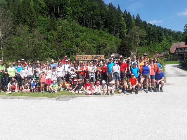 Zahlreiche Wanderfreunde nahmen an der Raabklammwanderung des Skivereins Arzberg teil.  | Foto: Christina Karrer