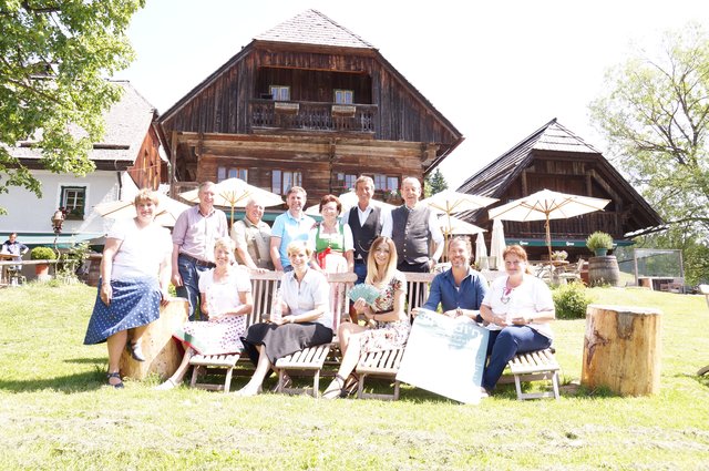 Die Bründlwegfamilie feiert heuer Jubiläum. Seit 20 Jahren besteht der beliebte Barfußwanderweg am Pogusch, Ende August steigt daher eine große Party, das "Bründl'n".