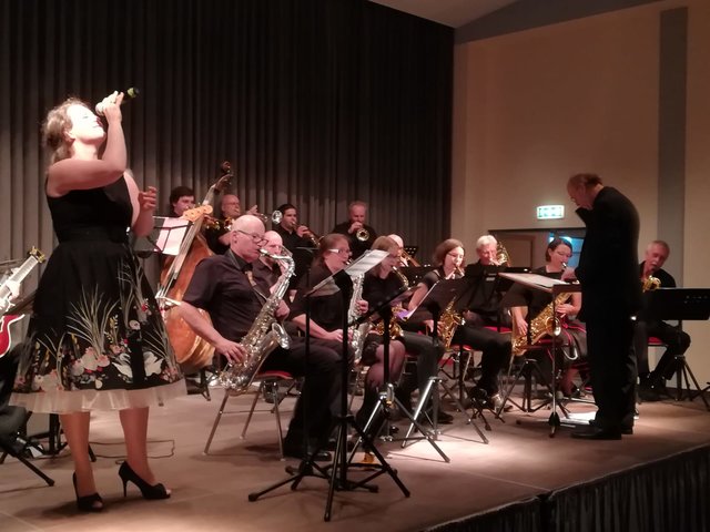 Big-Band-Sound im Festsaal der Musikschule Eisenerz.