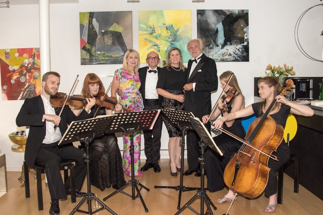Rudolf und Paula Mayrhofer (Mitte) luden zur ersten Soiree ein. 