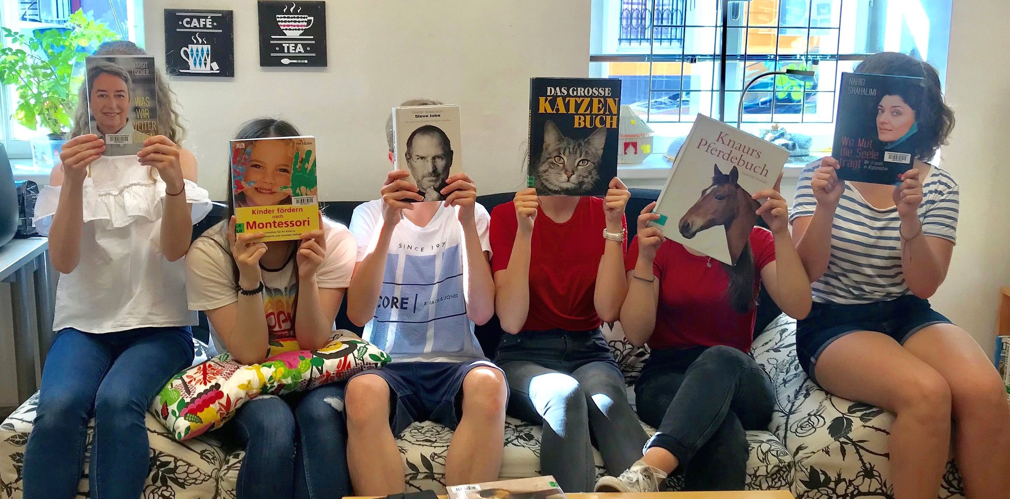 hashtag.library Stadtbibliothek Jugendteam trat seinen Dienst an