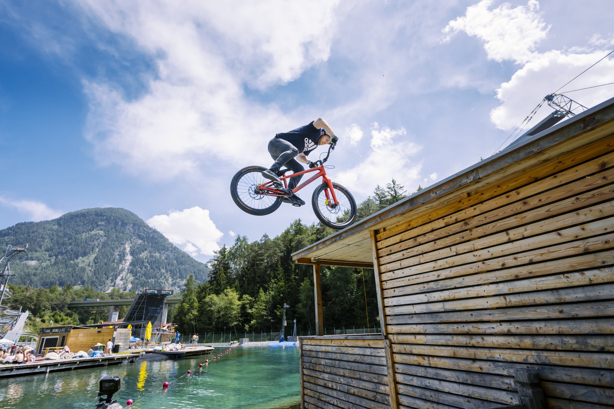 AREA 47 Bike Superstar Danny MacAskill machte die AREA 47 zu seinem