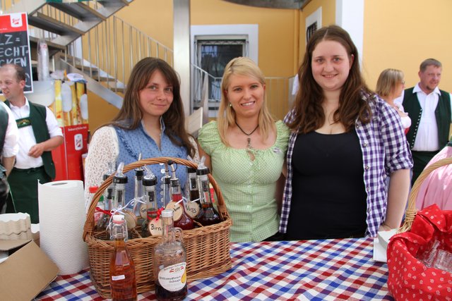 Schnäpschen gab es bei Manuela, Christina und Miriam.