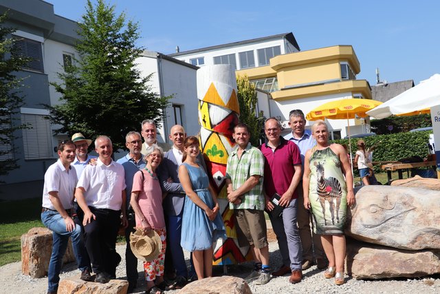 Mitglieder des Rotary Clubs Graz-Süd mit Bildungscmapus-Dir. Edeltraud Foller (rechts) | Foto: Edith Ertl