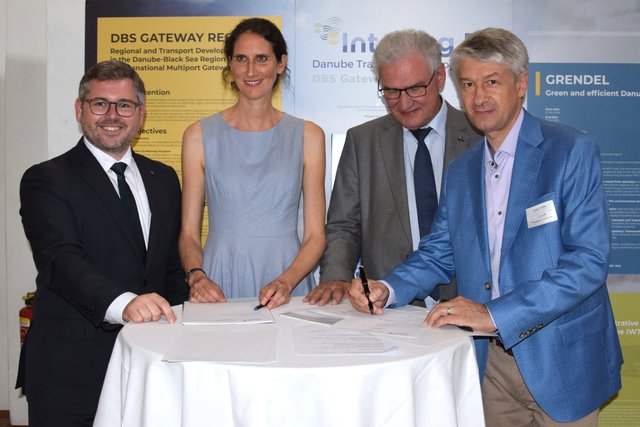 Landesrat Ludwig Schleritzko, Projektleiterin Christina Narval, Projektverantwortlicher Christian Popp und Ovidiu Costea.
