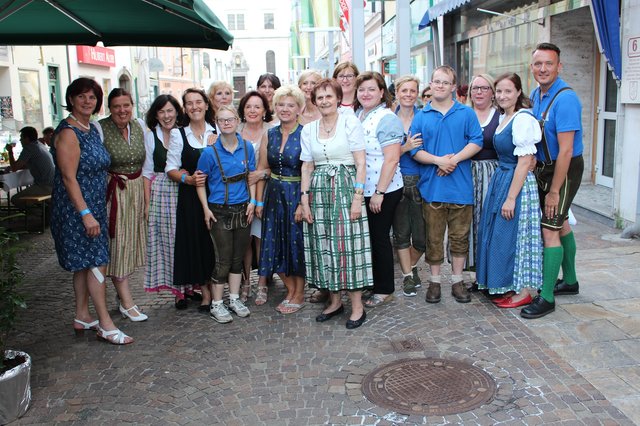 Festlich gedeckte Tafel in der Timmersdorfer Gasse in Leoben