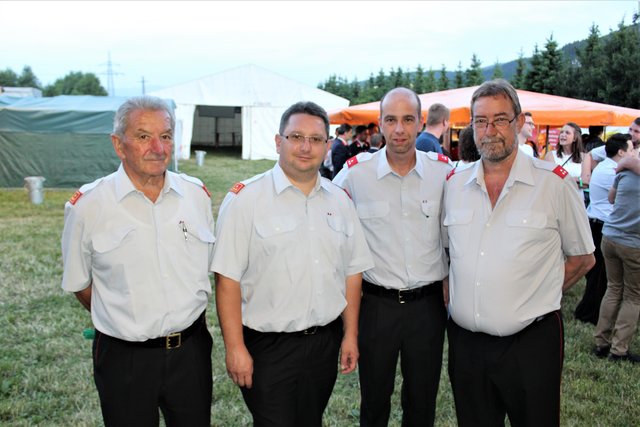 Ehrenkommandant Walter Gräßl, Kommandant Jürgen Gräßl, Kassier Christian Gräßl und Michel Pieber (von links) von der Freiwilligen Feuerwehr (FF) Wisperndorf