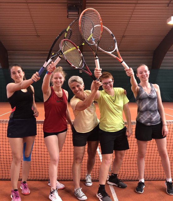 Von links: Jessica Kovacs, Trixi Gamsjäger, Gabi Stockmann, Janine Simon, Chantal Janzen | Foto: Foto: Gamsjäger