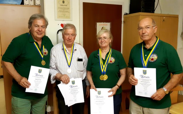Erfolgreiche Klosterneuburger Schützen: Wolfgang Straub, Johann Klemisch, Ilse Wicha, Raimund Homolka.