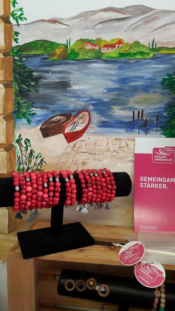 Diese Armbänder gibt es bei Silvia Enzi zu kaufen.